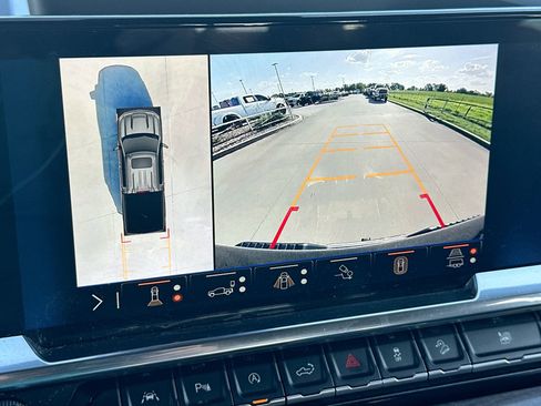 Used 2025 Chevrolet Silverado 1500 LTZ w/ Technology Package image 17