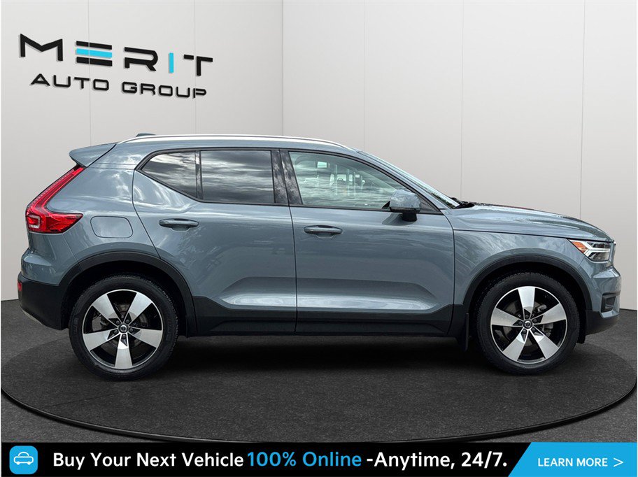 Used 2021 Volvo XC40 T5 Momentum w/ Premium Package AWD/4WD image 10
