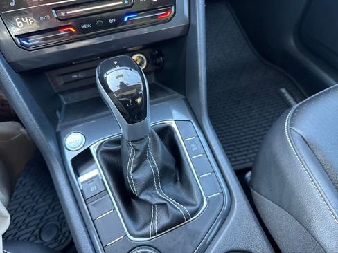 Certified 2024 Volkswagen Tiguan SE w/ Panoramic Sunroof Package image 27