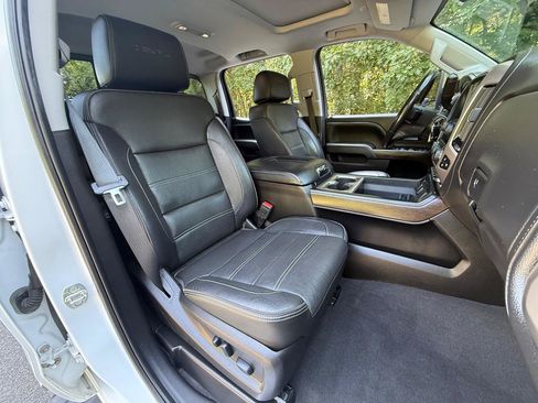 Used 2019 GMC Sierra 2500 Denali w/ LPO, Protection Package AWD/4WD image 32
