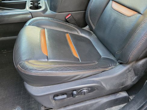 Used 2022 GMC Sierra 1500 AT4 w/ AT4 Premium Package AWD/4WD image 10