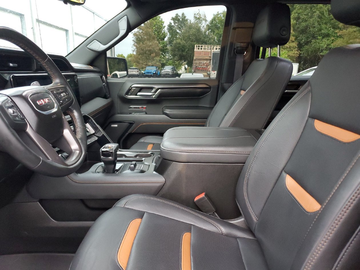 Used 2024 GMC Sierra 1500 AT4 w/ Technology Package AWD/4WD image 19