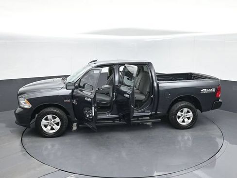 Used 2018 RAM 1500 Express AWD/4WD image 55