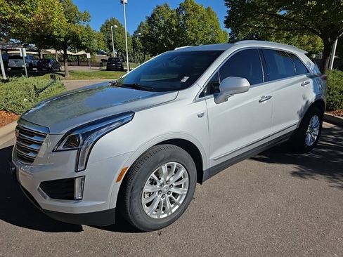 Used 2018 Cadillac XT5 FWD image 2