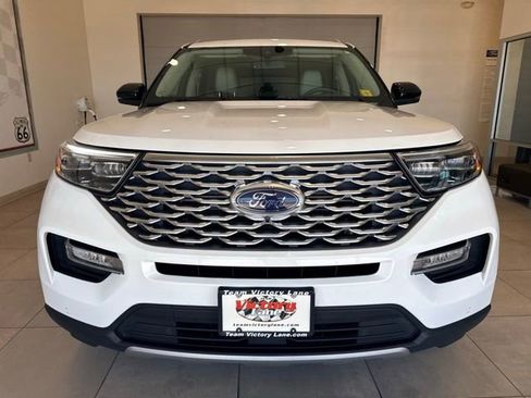 Used 2022 Ford Explorer Platinum w/ Equipment Group 601A image 2