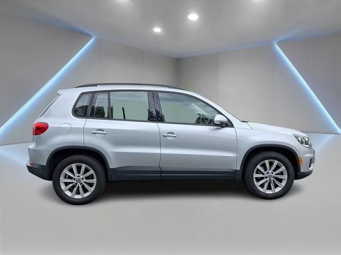 Used 2017 Volkswagen Tiguan Limited w/ Premium Package AWD/4WD image 4