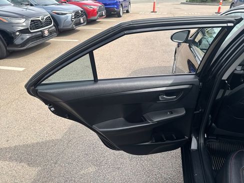 Used 2017 Toyota Camry SE w/ Moonroof Package FWD image 37