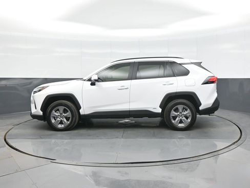 Used 2025 Toyota RAV4 XLE image 4