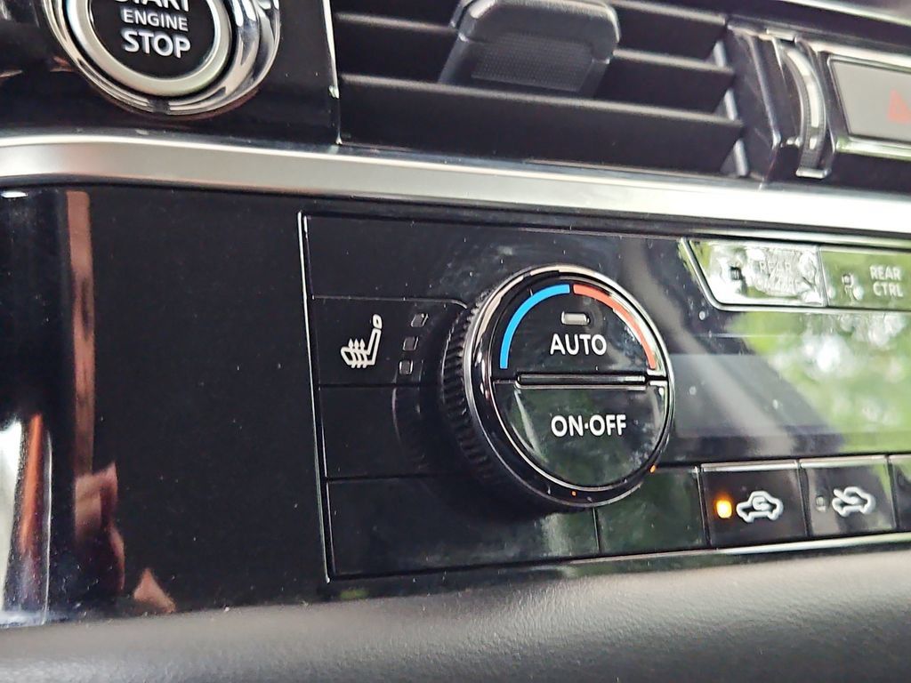 Used 2024 Nissan Pathfinder SV FWD image 18
