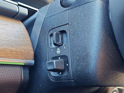 Used 2020 Mercedes-Benz GLE 450 4MATIC w/ Premium Package image 23