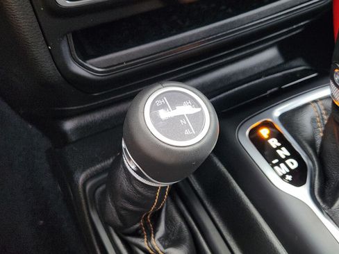 Used 2023 Jeep Wrangler Unlimited Sahara AWD/4WD image 28