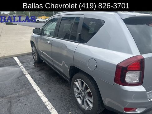 Used 2017 Jeep Compass High Altitude FWD image 4
