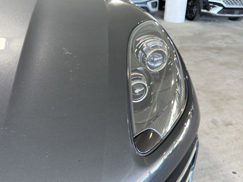 Used 2017 Porsche Macan Turbo AWD/4WD image 10