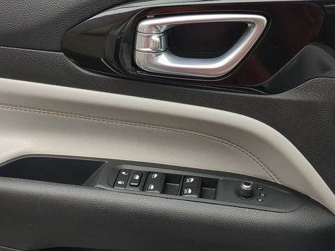 Used 2025 Jeep Compass Limited image 13