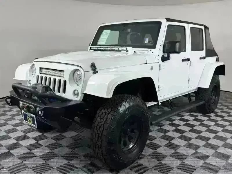 Used 2018 Jeep Wrangler Unlimited Rubicon w/ Connectivity Group AWD/4WD image 6