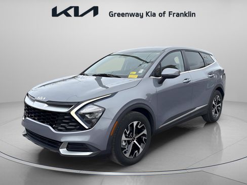 Used 2023 Kia Sportage EX image 3