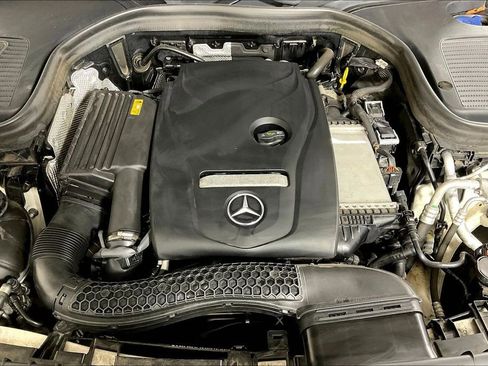 Used 2018 Mercedes-Benz GLC 300 4MATIC image 9