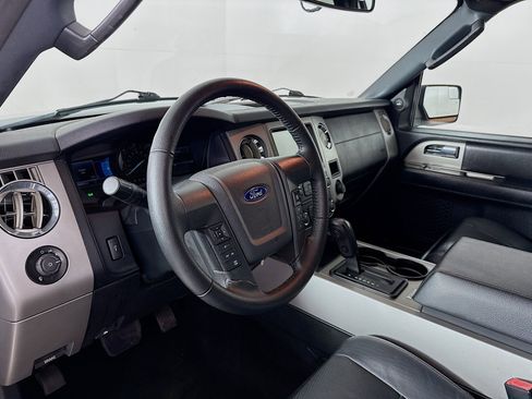 Used 2017 Ford Expedition XLT w/ Equipment Group 202A image 8