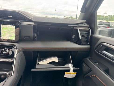 New 2026 GMC Sierra 2500 AT4 w/ Technology Package AWD/4WD image 21