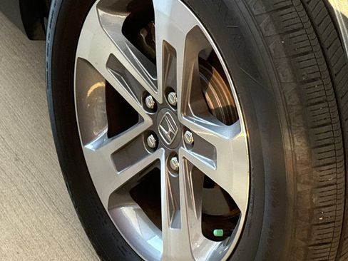 Certified 2025 Honda Pilot EX-L image 9