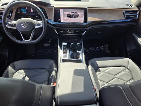 Certified 2026 Volkswagen Atlas SE w/ Panoramic Sunroof Package FWD image 14
