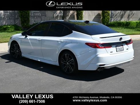 Used 2025 Toyota Camry XSE w/ Premium Plus Package image 4