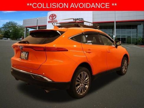 Used 2021 Toyota Venza XLE w/ Softex Package image 3