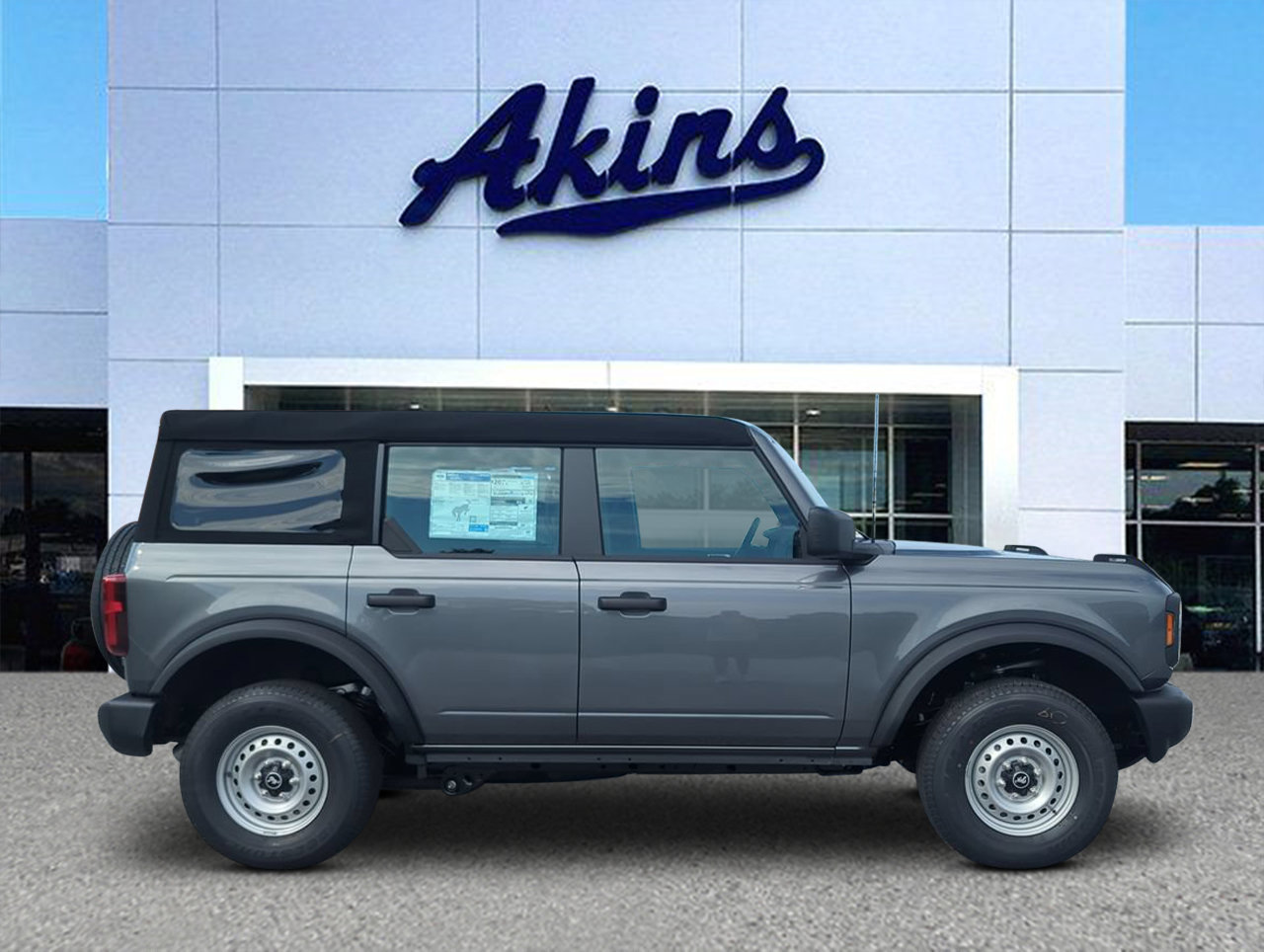 Used 2025 Ford Bronco 4-Door AWD/4WD image 1