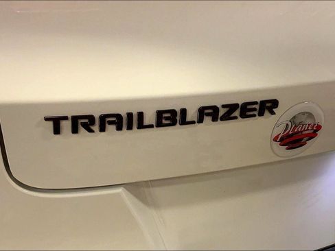 Used 2023 Chevrolet TrailBlazer RS w/ Convenience Package image 8