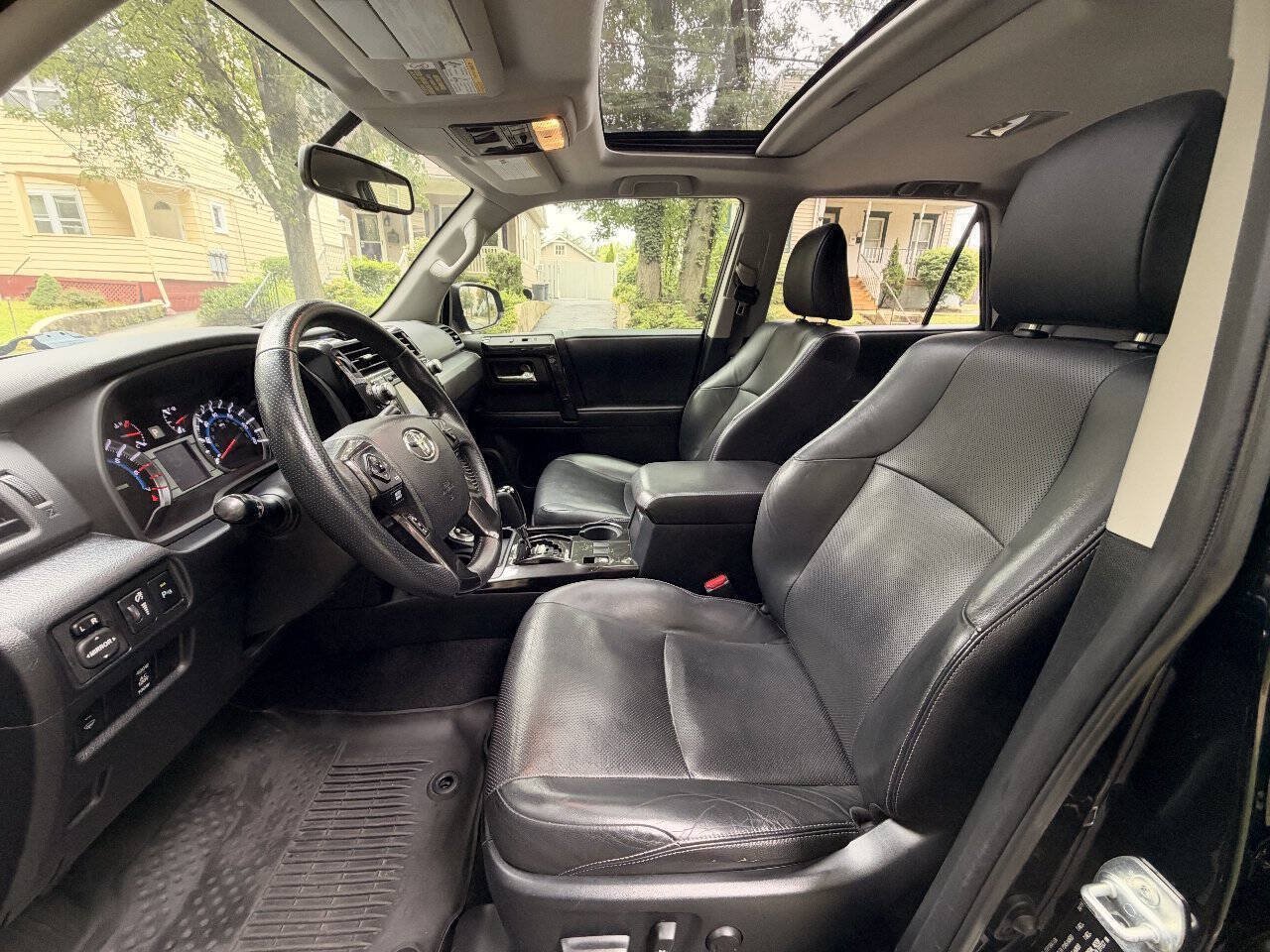 Used 2019 Toyota 4Runner Limited AWD/4WD image 9
