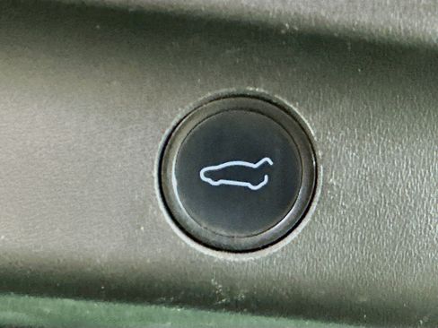 Used 2021 Tesla Model Y Long Range image 28