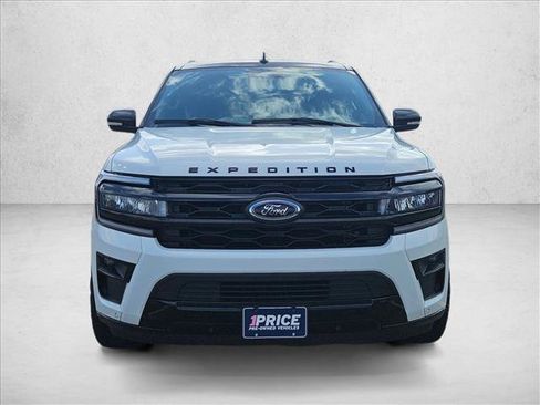 Used 2024 Ford Expedition Max Limited RWD image 2