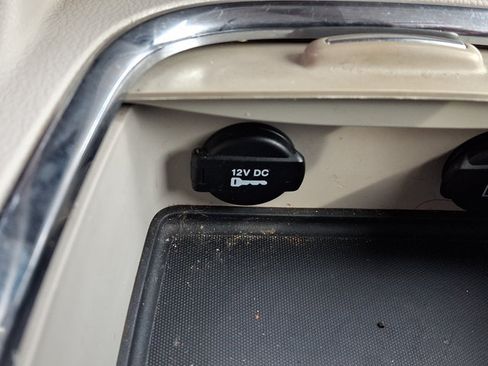 Used 2016 Dodge Grand Caravan SXT FWD image 23