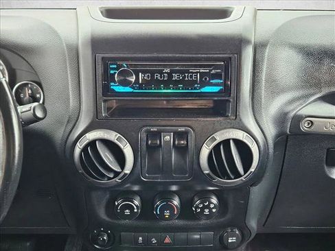 Used 2013 Jeep Wrangler Sport AWD/4WD image 13