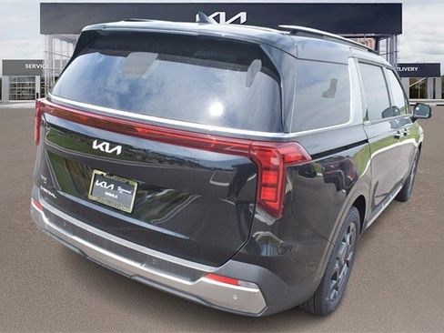 New 2026 Kia Carnival SX image 3