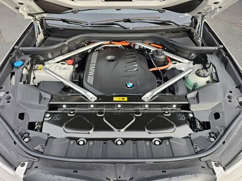 New 2026 BMW X5 xDrive50e w/ M Sport Package image 9