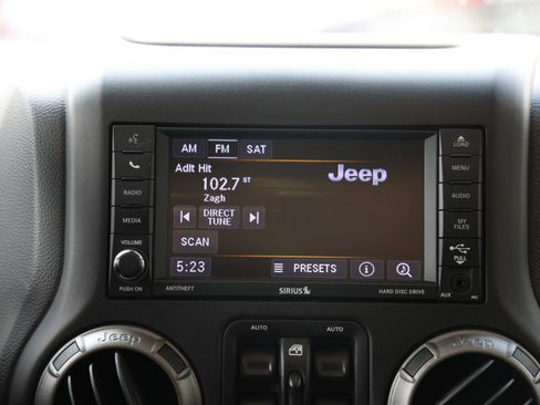 Used 2018 Jeep Wrangler Unlimited Sport S AWD/4WD image 17