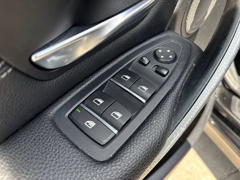 Used 2018 BMW 330i xDrive Sedan AWD/4WD image 19