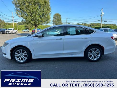 Used 2015 Chrysler 200 Limited image 4