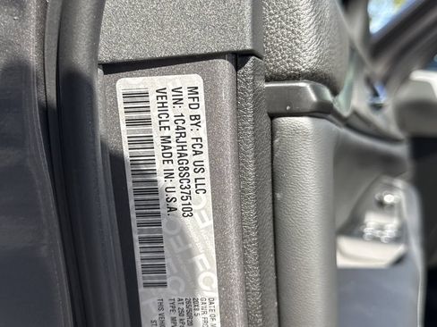 New 2025 Jeep Grand Cherokee Altitude AWD/4WD image 43