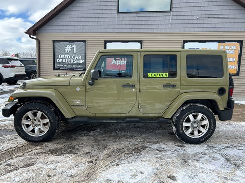 Used 2013 Jeep Wrangler Unlimited Sahara w/ Dual Top Group image 8