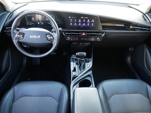 Certified 2023 Kia Niro EX image 10