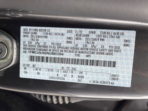 Used 2022 Ford Escape Titanium w/ Class II Trailer Tow Package image 10