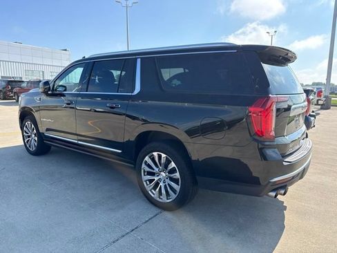 Used 2021 GMC Yukon XL Denali w/ Denali Premium Package AWD/4WD image 8
