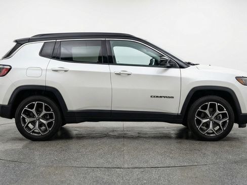 Used 2025 Jeep Compass Limited AWD/4WD image 11