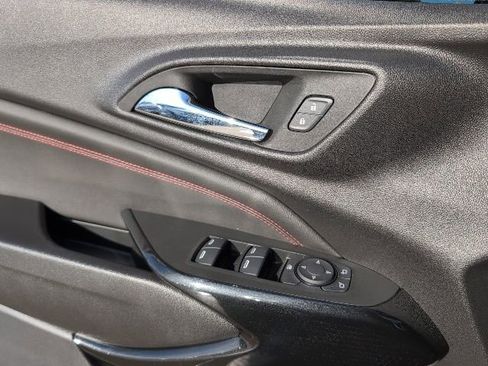 Used 2026 Chevrolet Trax RS w/ Sunroof Package image 14