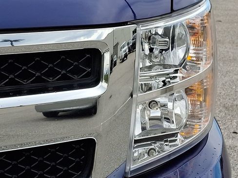 Used 2011 Chevrolet Silverado 1500 LT w/ All-Star Edition AWD/4WD image 12