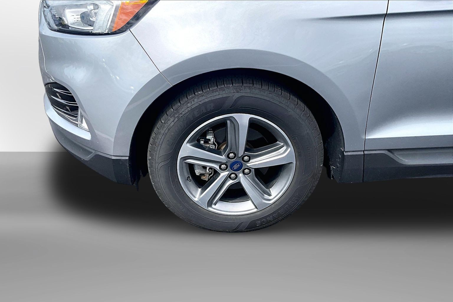 Used 2020 Ford Edge SEL w/ Convenience Package FWD image 3