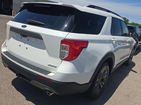 Used 2023 Ford Explorer XLT w/ Equipment Group 202A AWD/4WD image 3