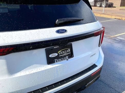 Used 2025 Ford Explorer ST-Line AWD/4WD image 8